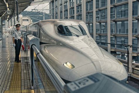 群馬から東京 新幹線 - 時空を超える鉄道の旅